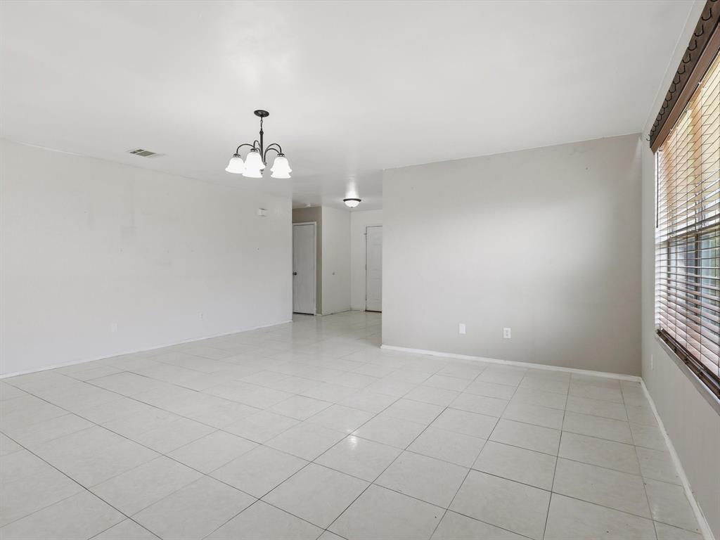 Arlington Condo: 918 Blue Sky Drive