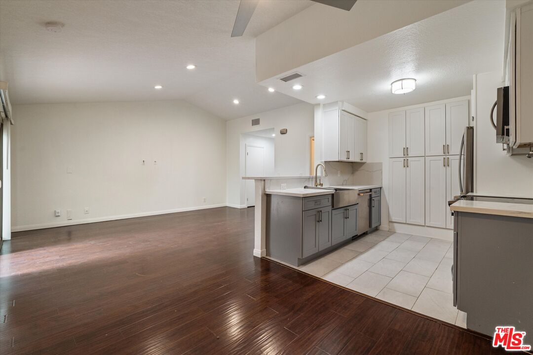 Inglewood Condo: 3802 Dunford Lane