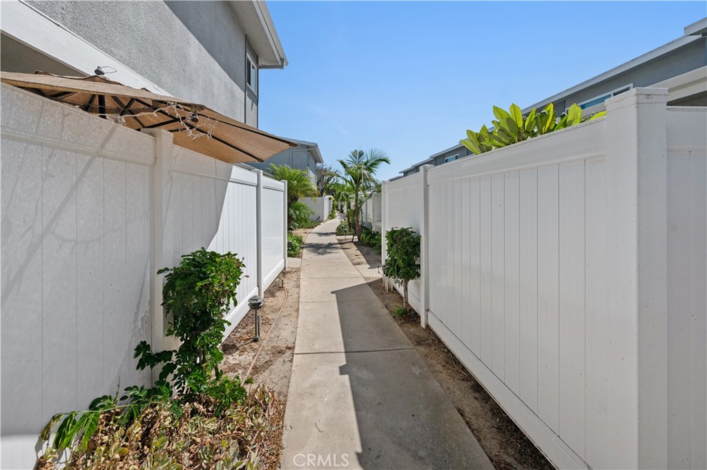 Lomita Condo: 25018 Eshelman Avenue