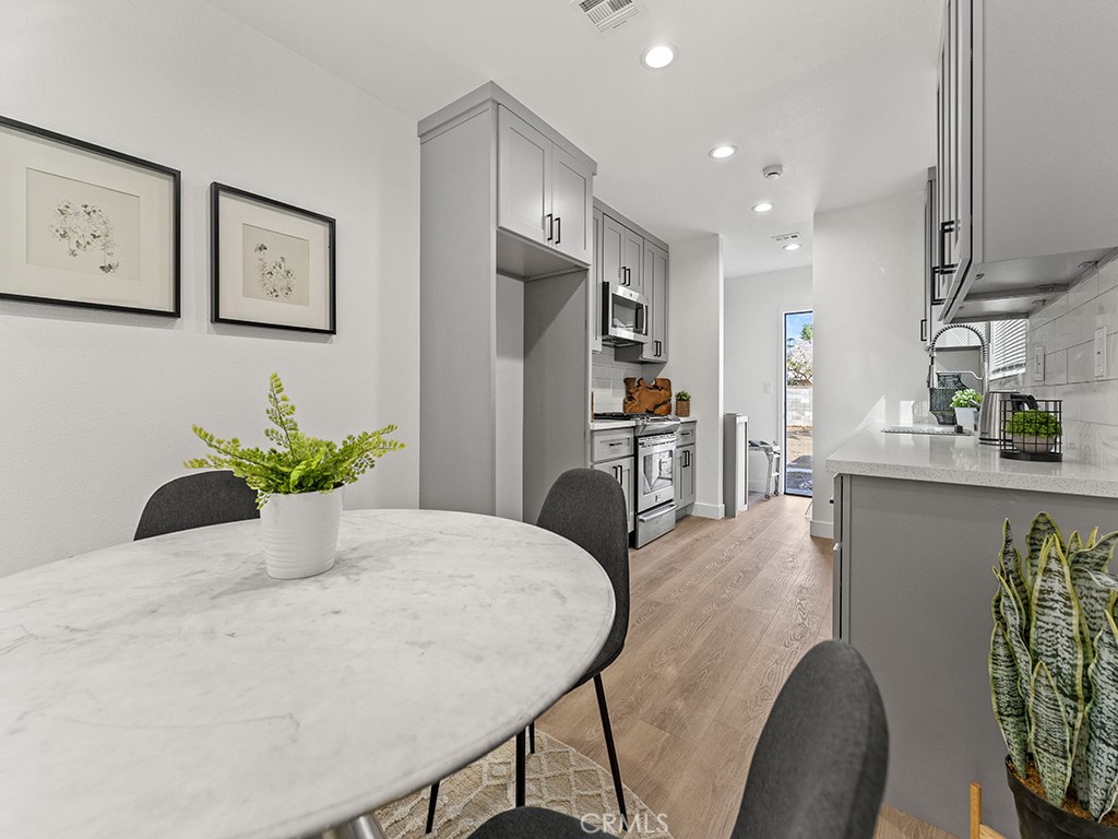 Santa Ana Condo: 1411 West 7th Street