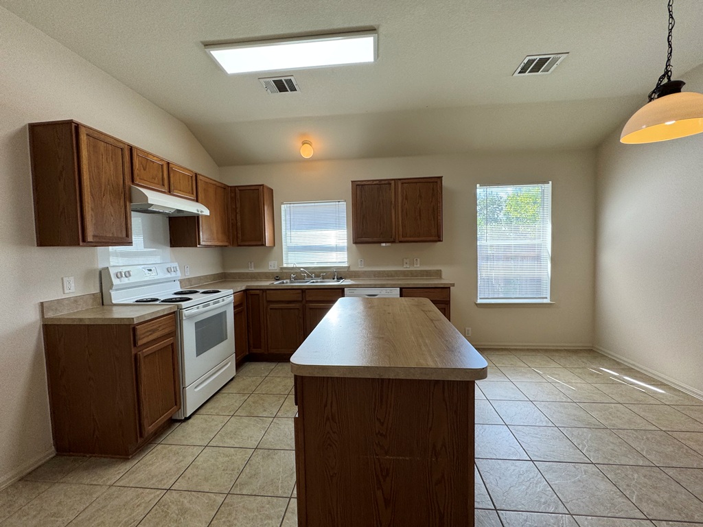 Kyle Condo: 172 Spruce Drive