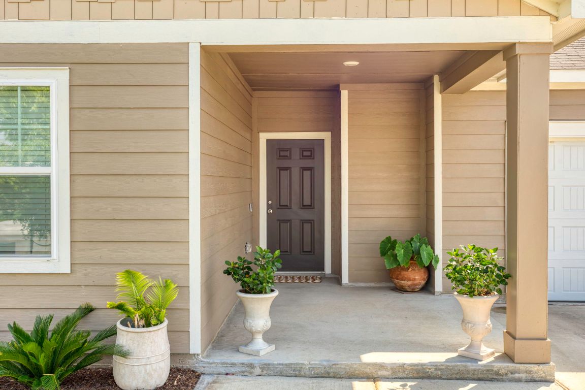 Kyle Condo: 121 Rubrum Road