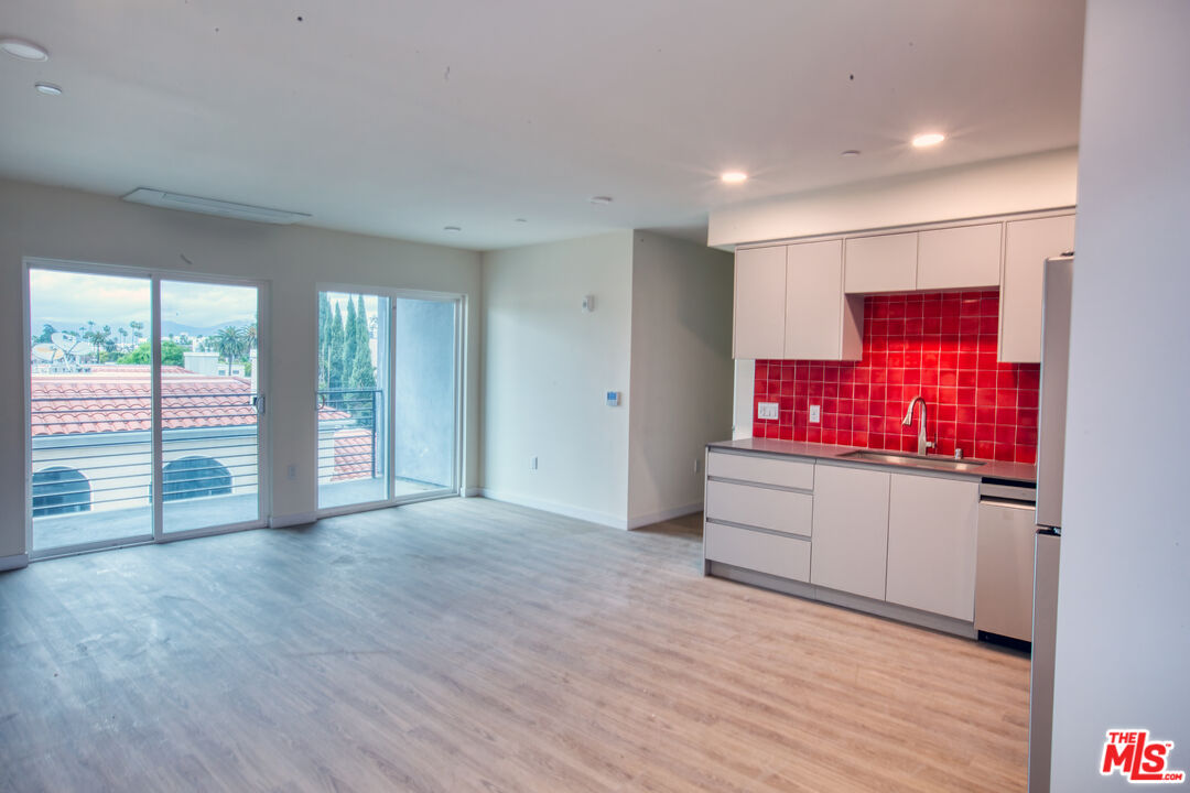 Van Nuys Condo: 14629 Erwin Street