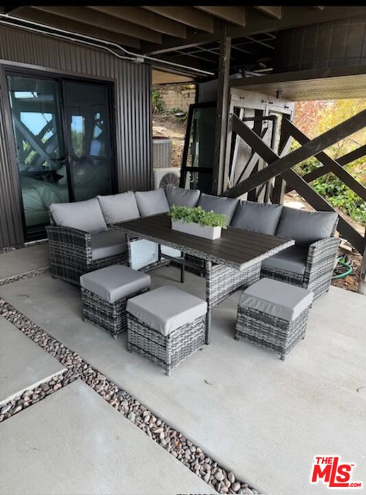 San Pedro Condo: 1433 Silvius Avenue