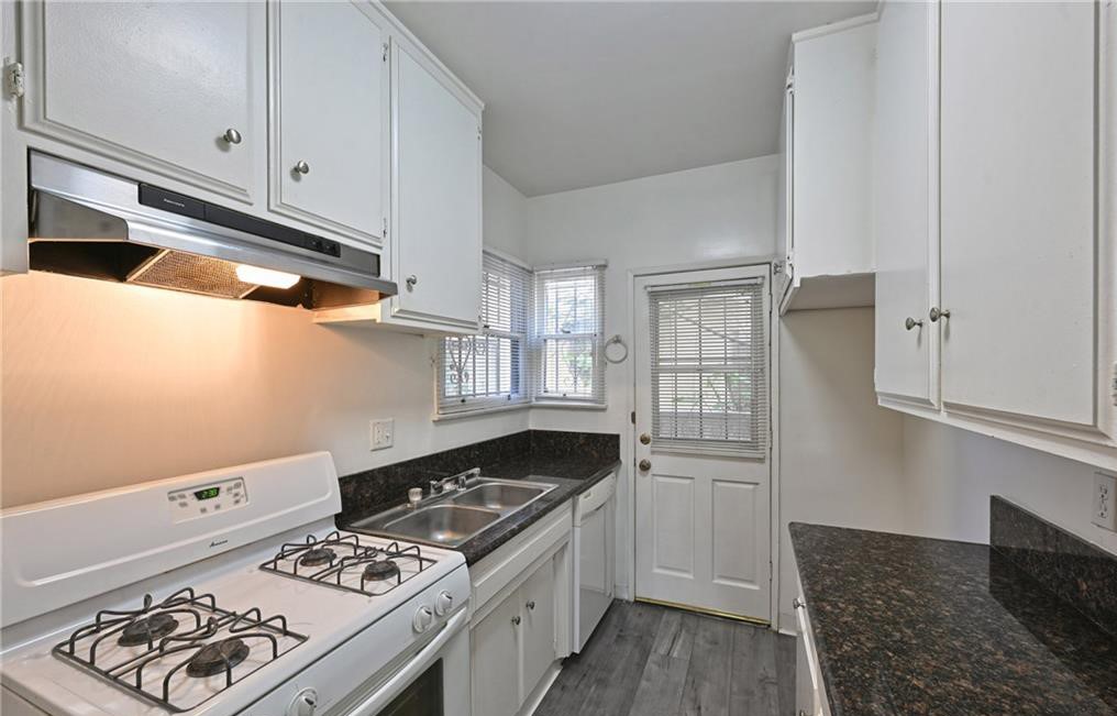 Beverly Hills Condo: 149 South Crescent Drive