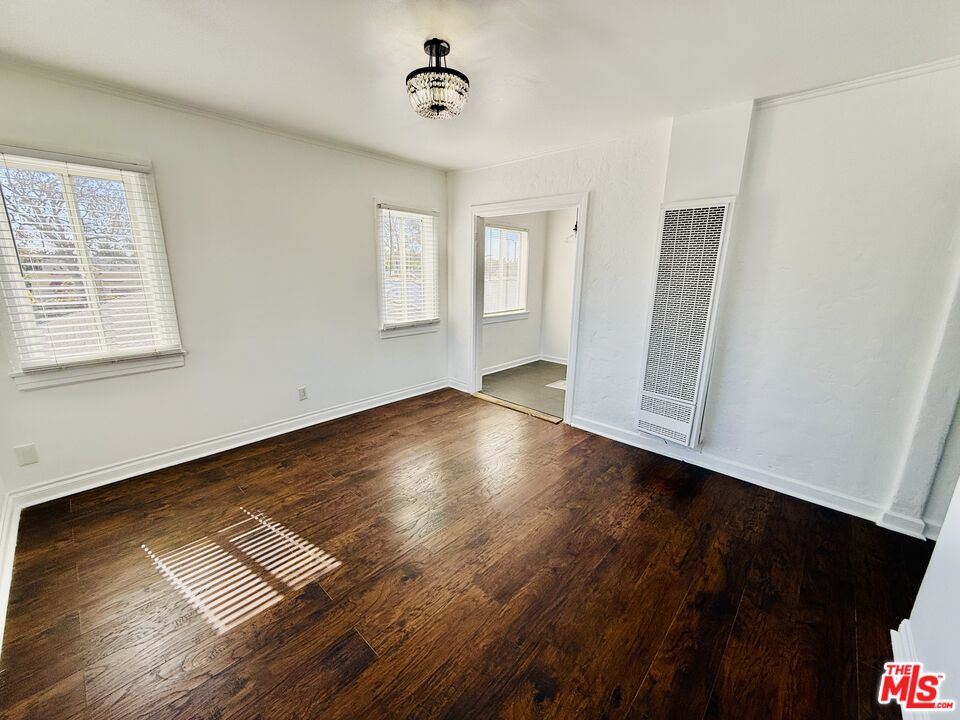 Los Angeles Condo: 1801 West 39th Street