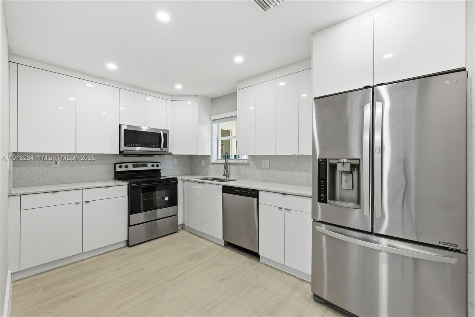 Miami Condo: 11939 Southwest 218th Street