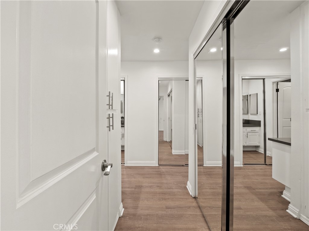 Encino Condo: 5334 Lindley Avenue