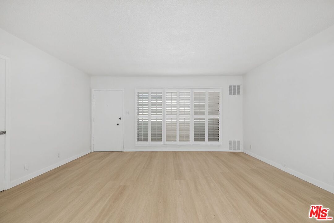 Santa Monica Condo: 2621 South Centinela Avenue