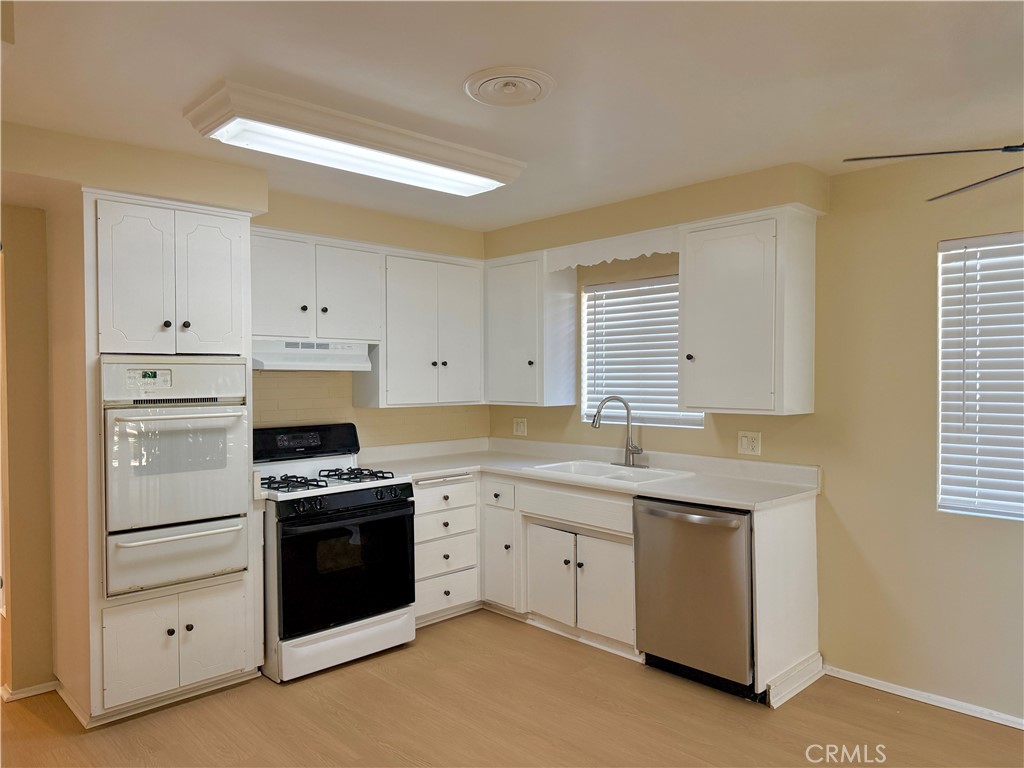 Hemet Condo: 1100 Val Monte Drive