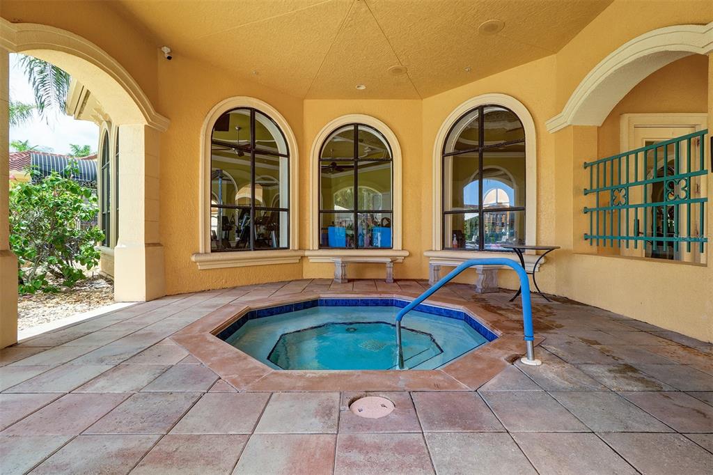 Clearwater Condo: 2749 Via Cipriani