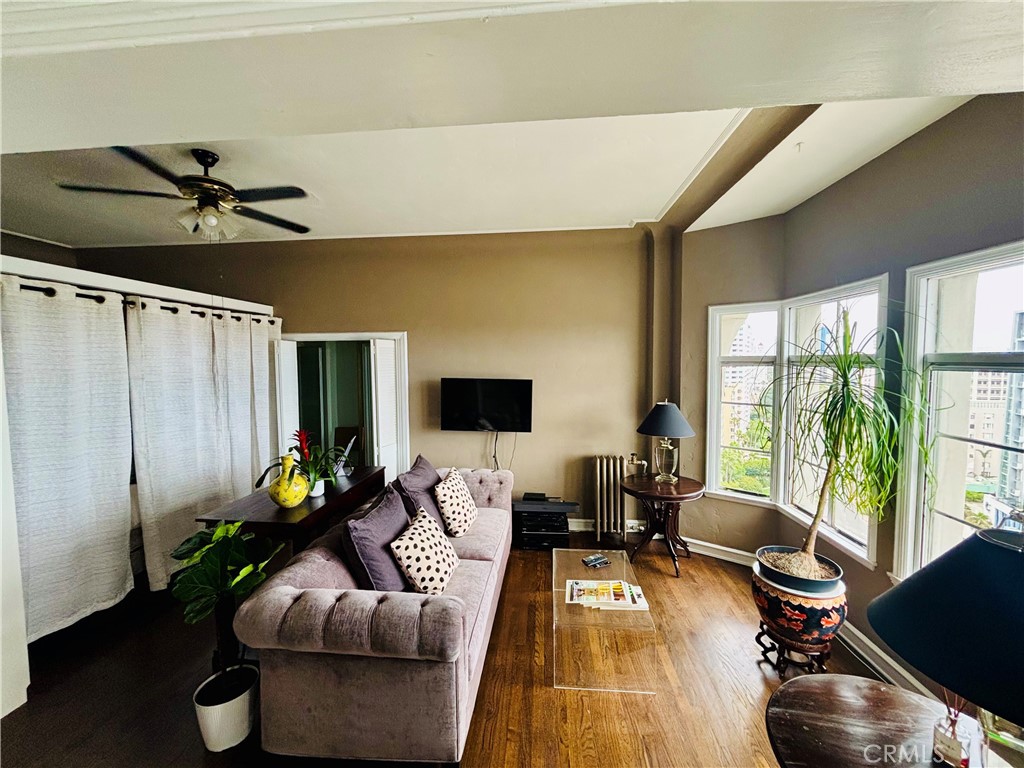 Long Beach Condo: 800 East Ocean Boulevard