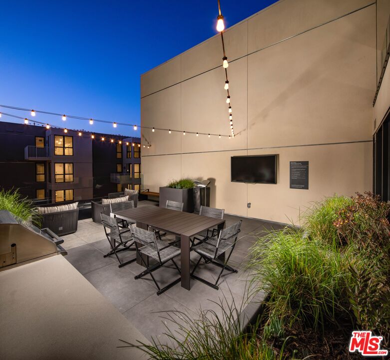 Los Angeles Condo: 1101 North Main Street