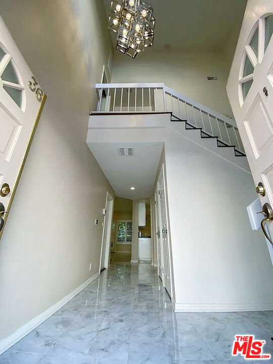 Encino Condo: 5200 White Oak Avenue