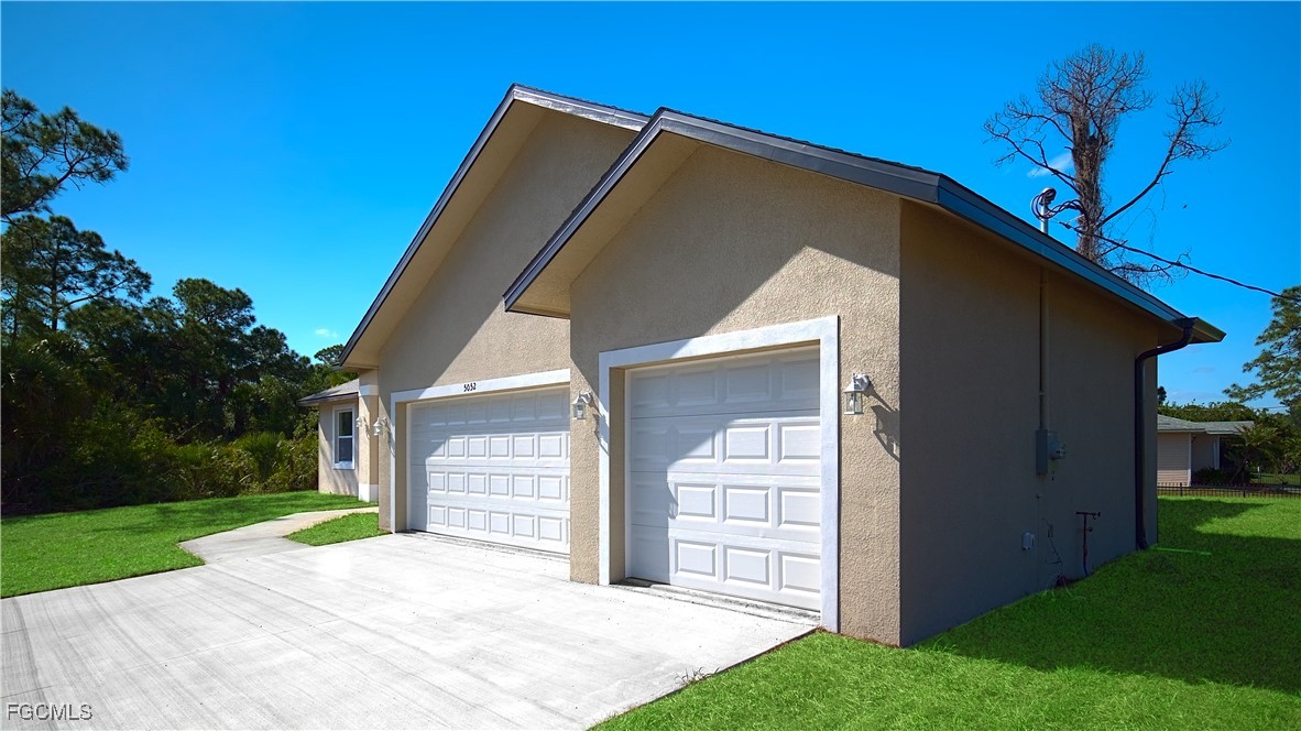 LaBelle Condo: 8064 Sunrise Circle