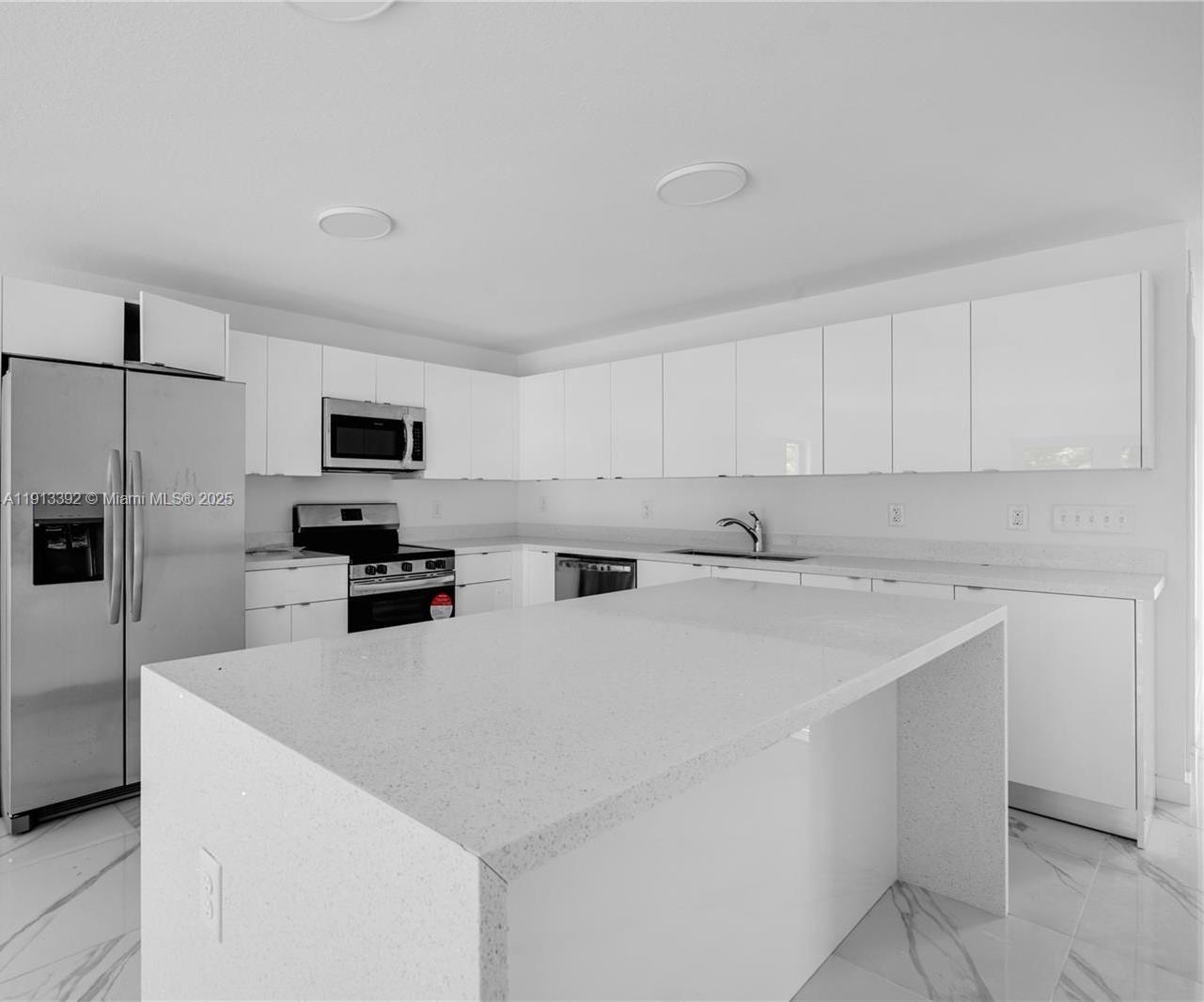 Homestead Condo: 152 Northwest 18th Street