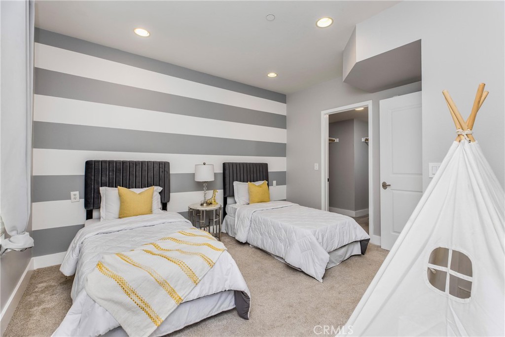 Studio City Condo: 11851 Laurelwood Drive