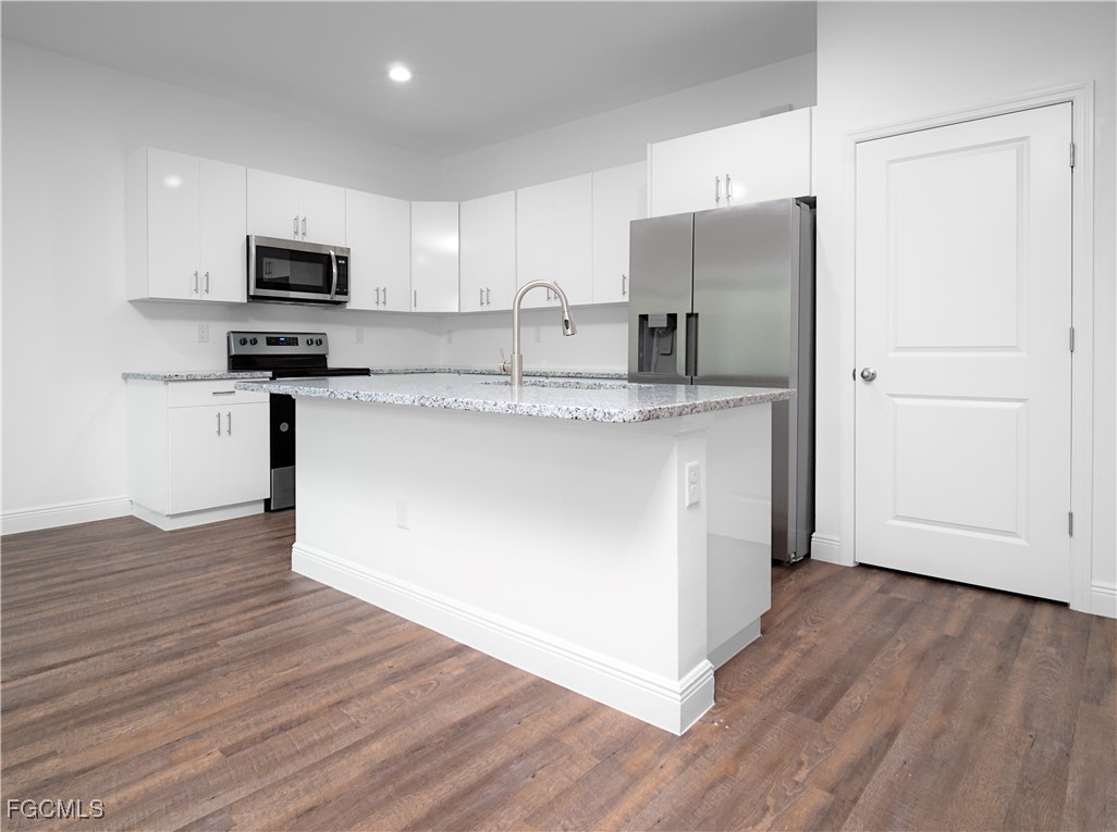 LaBelle Condo: 3027 Northeast Beechwood Circle