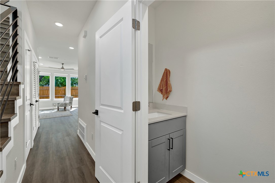 Kyle Condo: 104 Creekside Trail