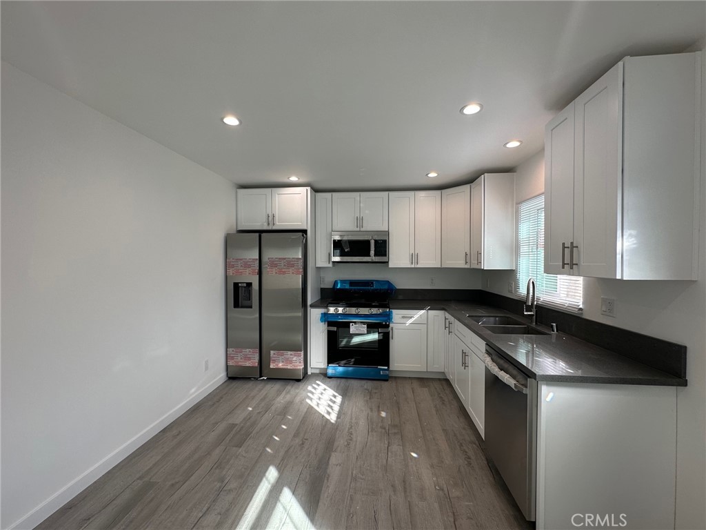 Reseda Condo: 7012 Bertrand Avenue