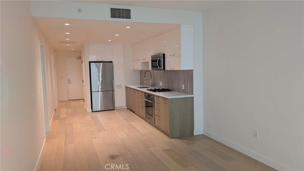Los Angeles Condo: 400 South Broadway