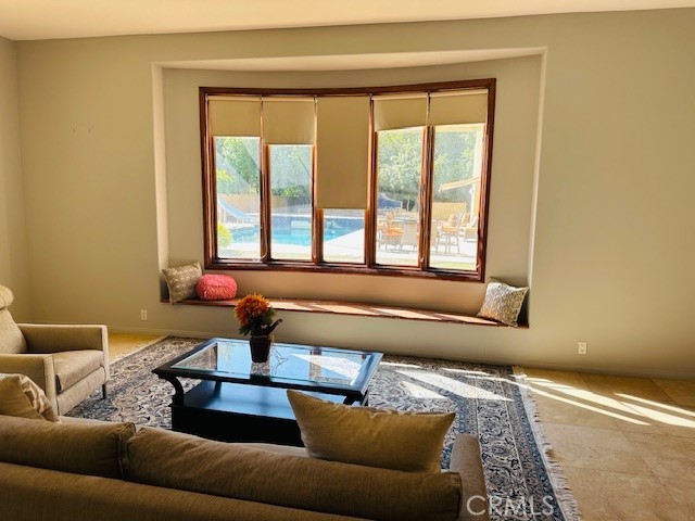 Encino Condo: 5230 Louise Avenue