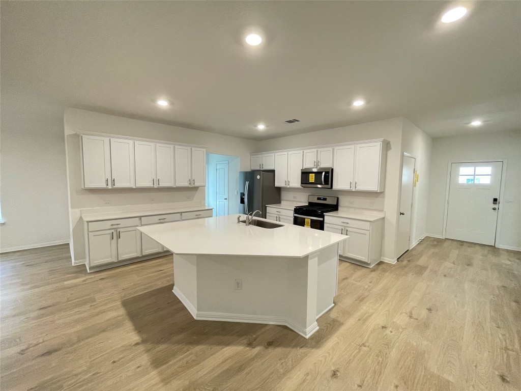 Leander Condo: 2433 Bronc Buster Way