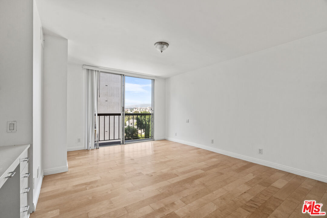 Los Angeles Condo: 10747 Wilshire Boulevard