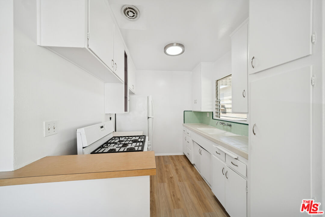 West Hollywood Condo: 1027 North Edinburgh Avenue