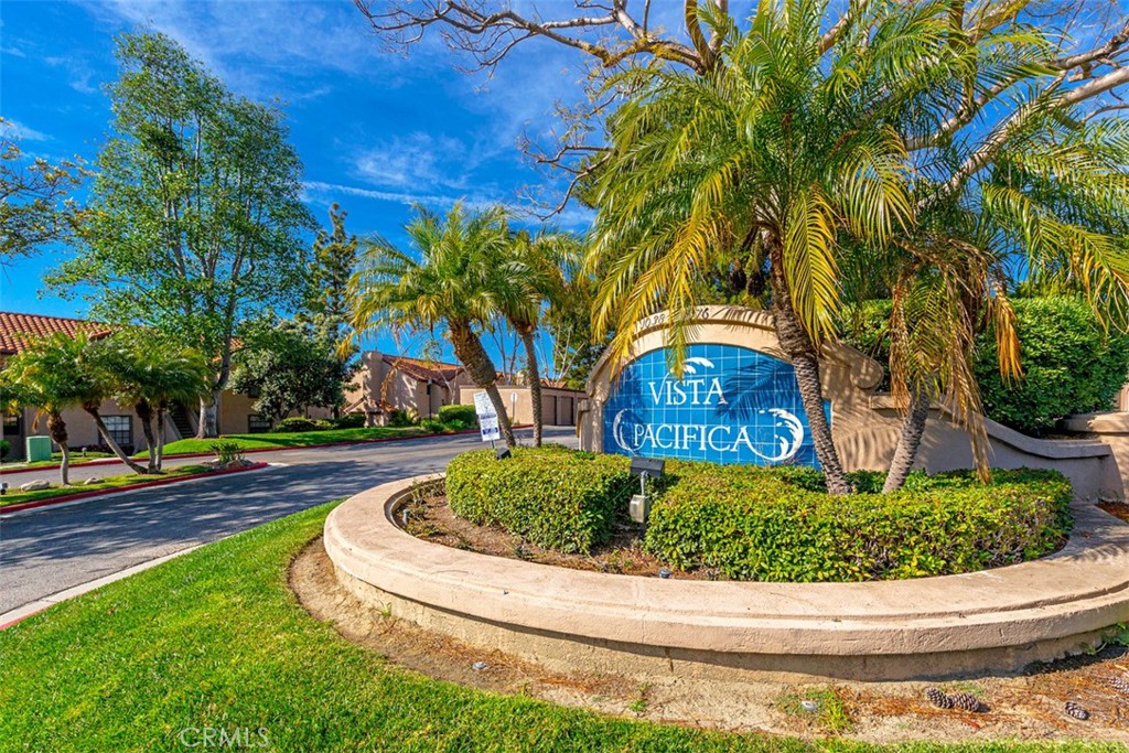 San Clemente Condo: 1046 Calle Del Cerro