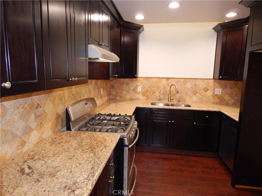 North Hollywood Condo: 11834 Gilmore Street