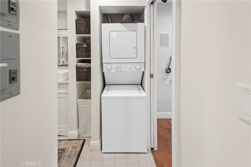 Newport Beach Condo: 500 Cagney Lane