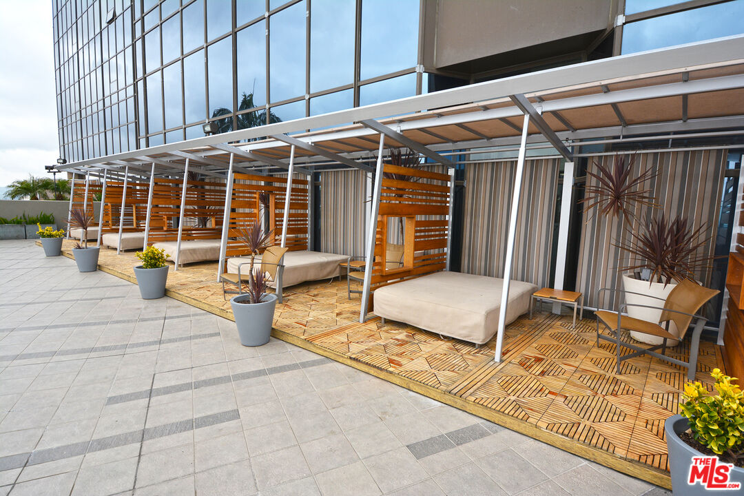 Los Angeles Condo: 1100 Wilshire Boulevard