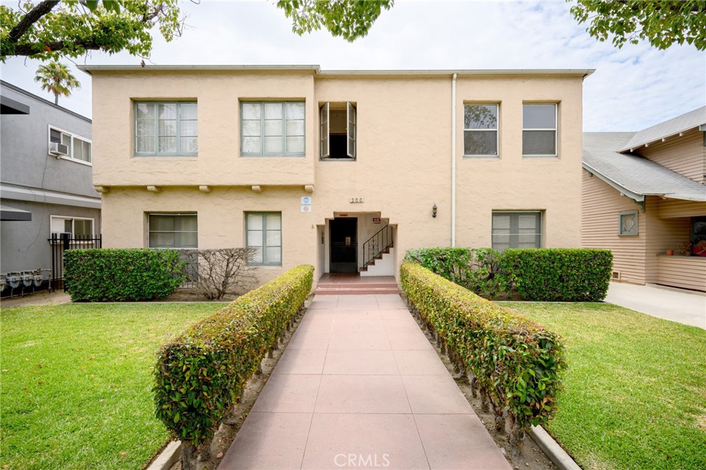 Glendale Condo: 200 East Lomita Avenue