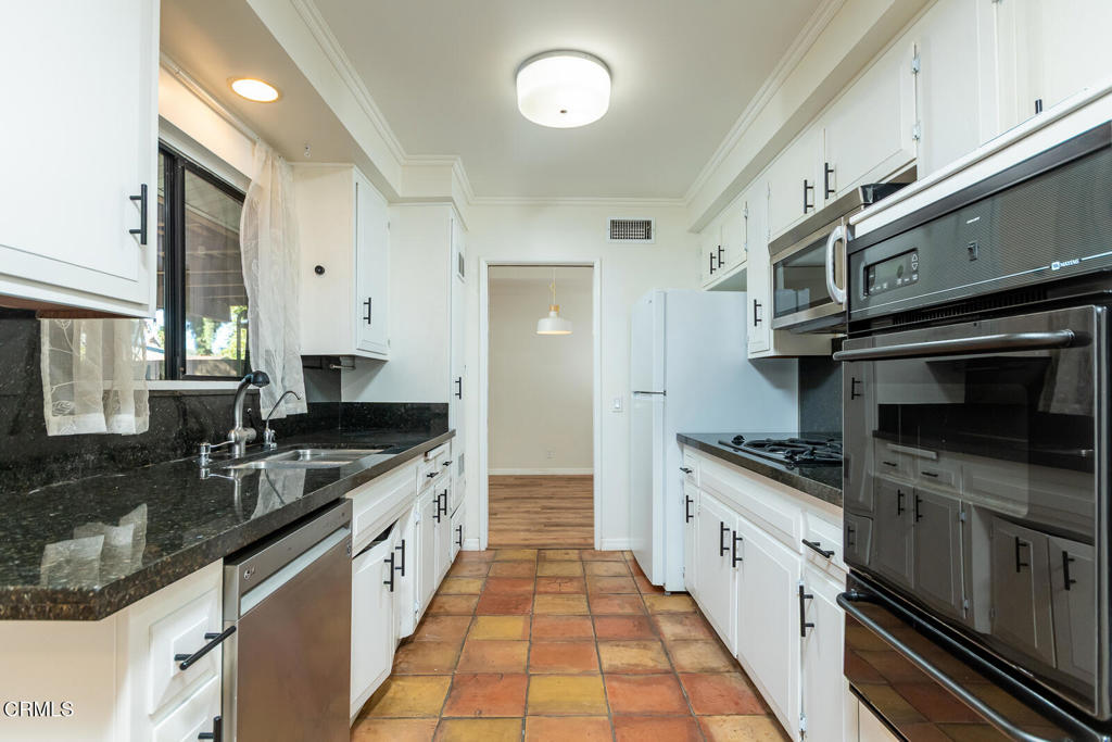 Sunland Condo: 8314 Owens Street