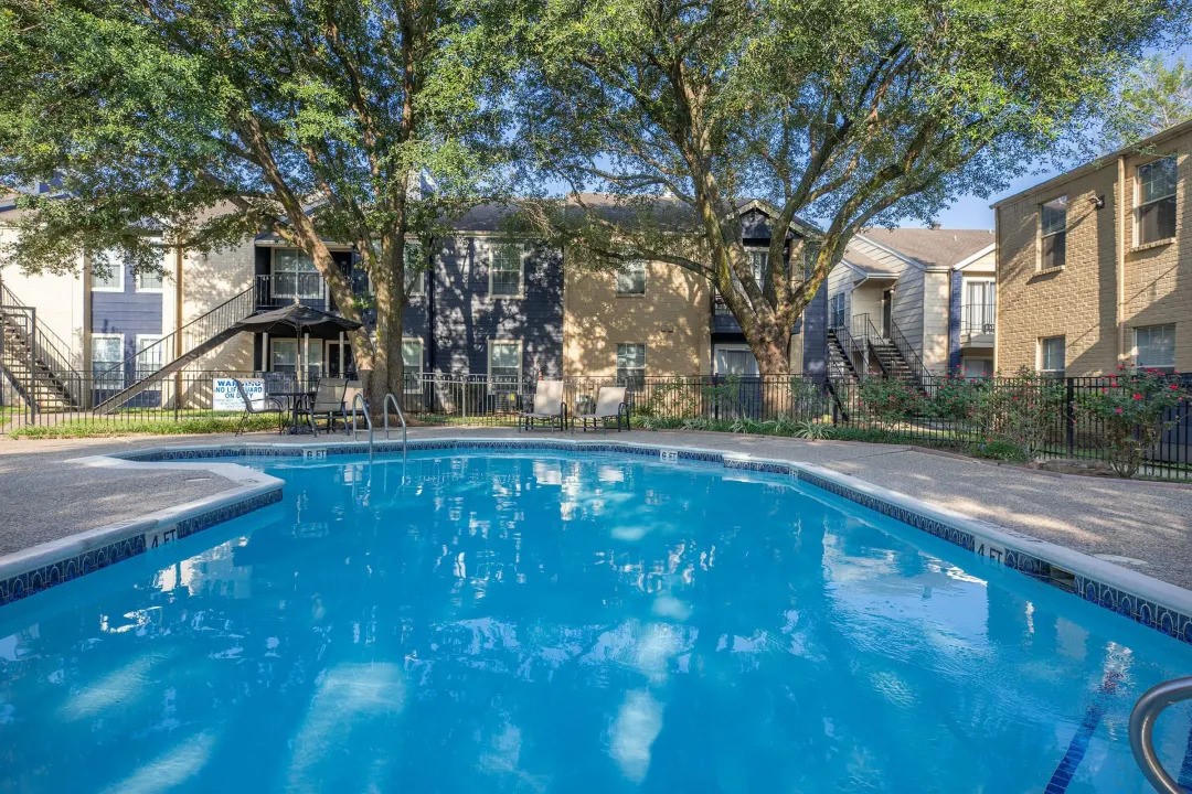 Tomball Condo: 1100 Graham Drive