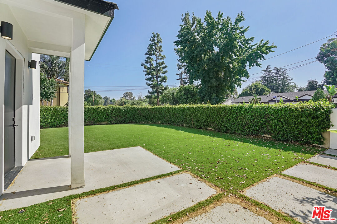 Tarzana Condo: 5741 Cahill Avenue