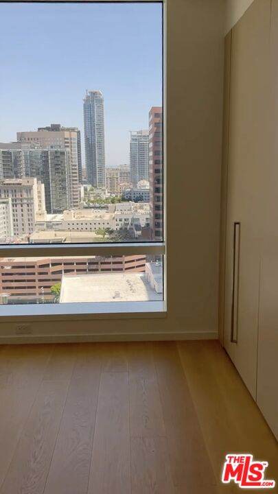 Los Angeles Condo: 877 Francisco Street