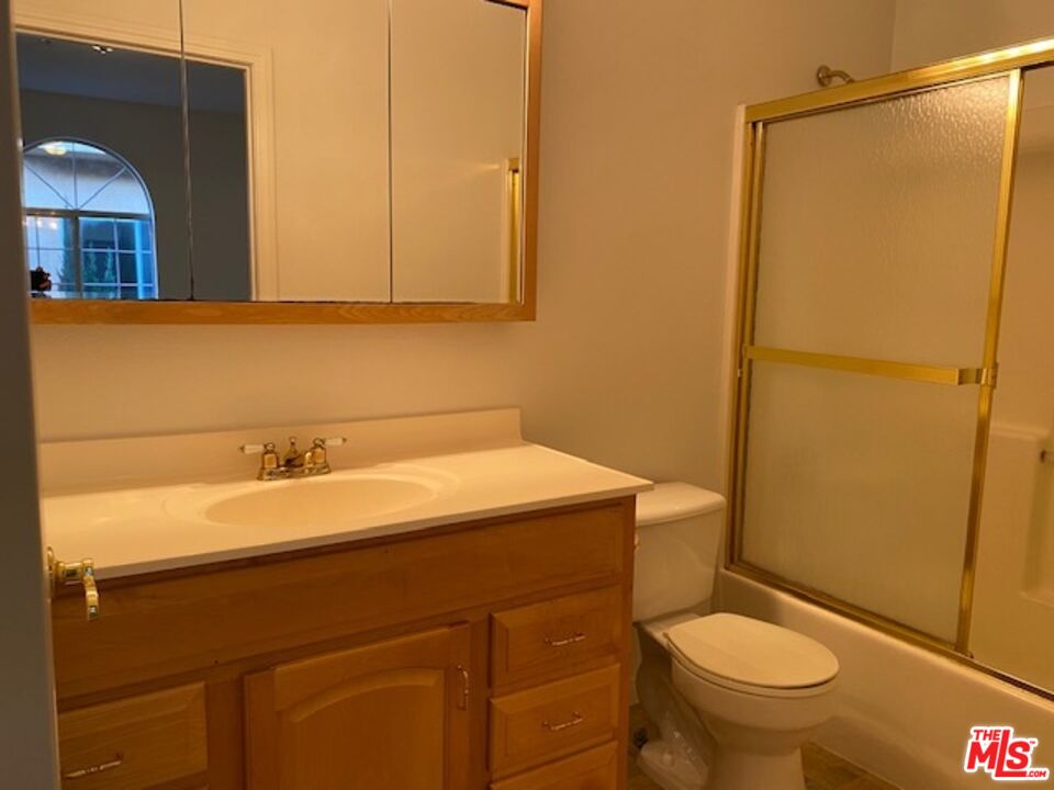 North Hollywood Condo: 5248 Satsuma Avenue