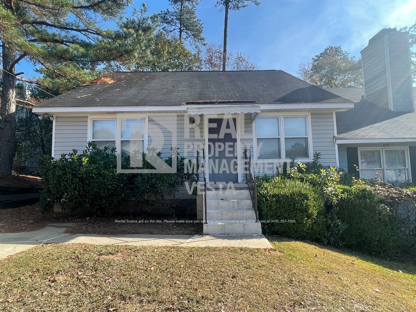 Macon House: 4475 Azalea Dr