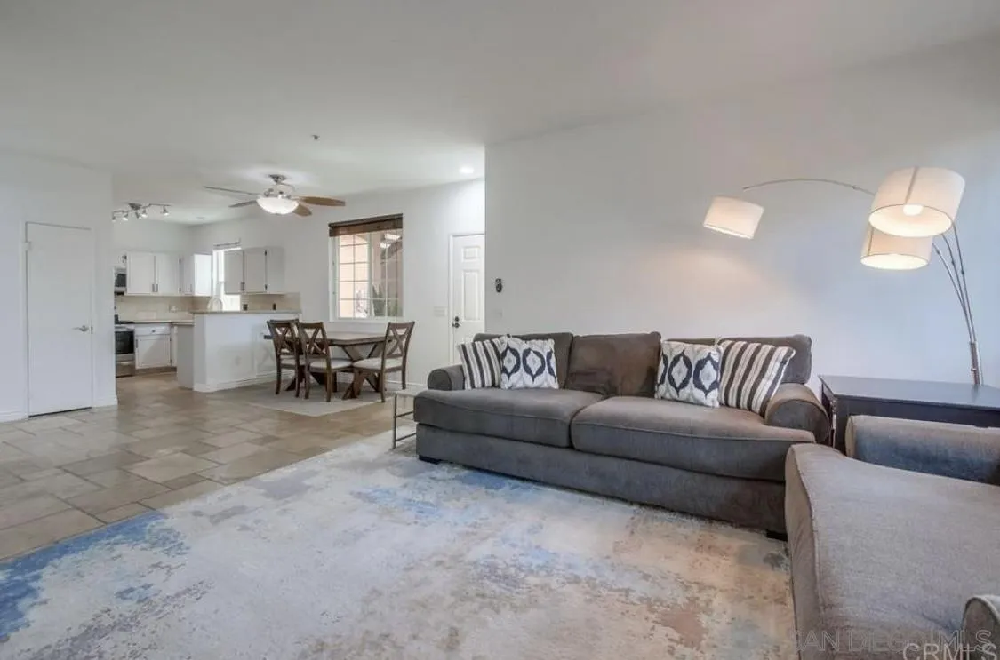 San Diego Condo: 18650 Caminito Cantilena