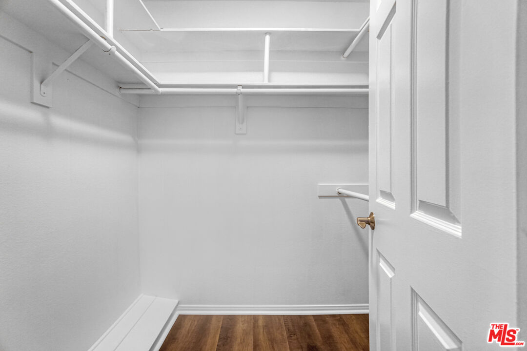 Playa del Rey Condo: 8600 Tuscany Avenue