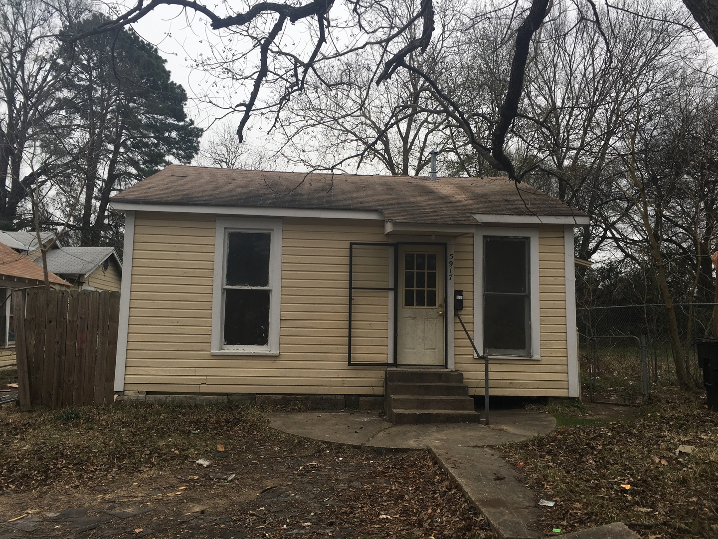 Shreveport House: 5917 Lexington Ave.