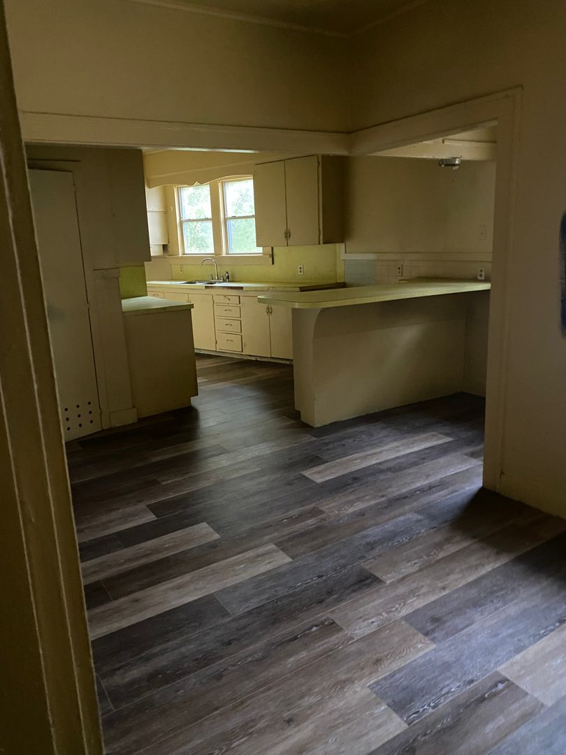 Shreveport House: 255 WIlkinson St