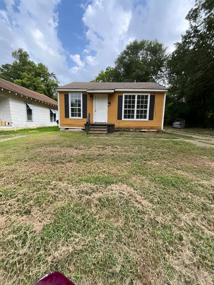 Shreveport House: 1422 Grigsby St