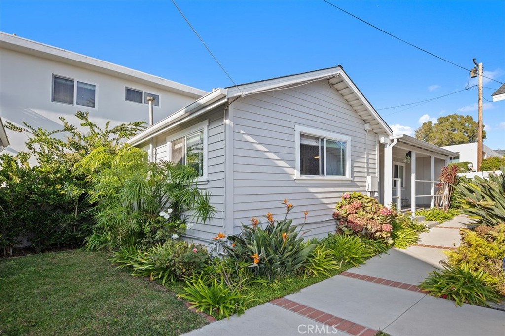 Laguna Beach Condo: 649 Glenneyre Street