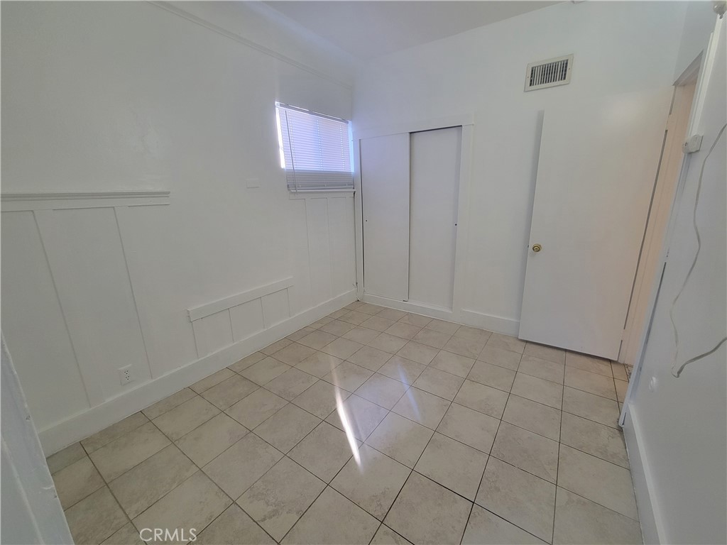 Los Angeles Condo: 2047 Cambridge Street