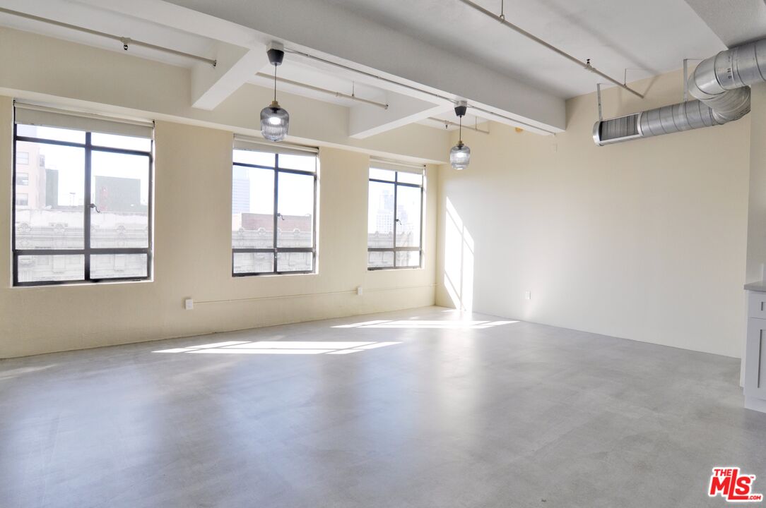 Los Angeles Condo: 849 South Broadway