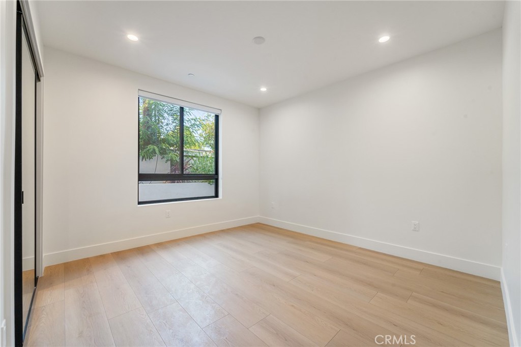 Van Nuys Condo: 7510 Sepulveda Boulevard