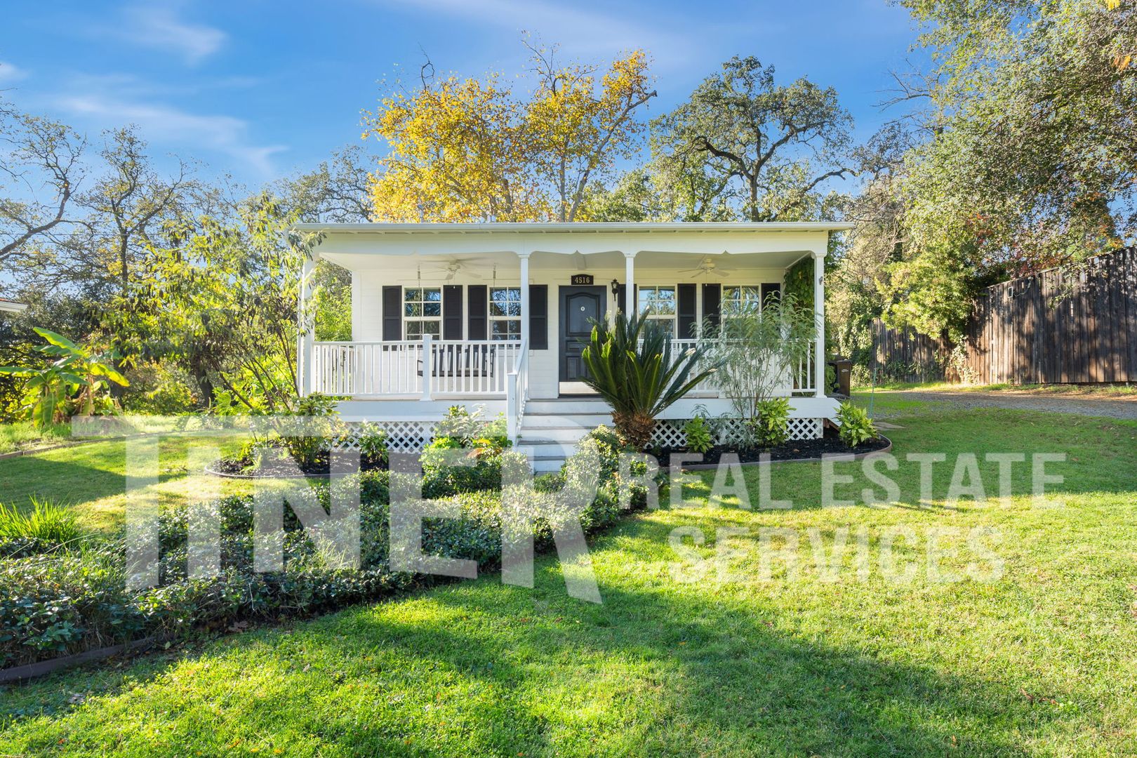 Fair Oaks House: 4516 Sierra View Way